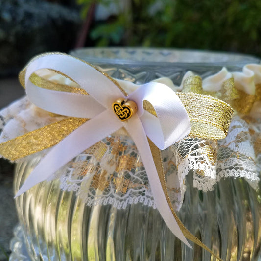 Elegant Celtic Wedding Garter Set - Gold or Silver with Celtic Knot Heart - Perfect Bridal Gift for Renaissance Wedding or Handfasting