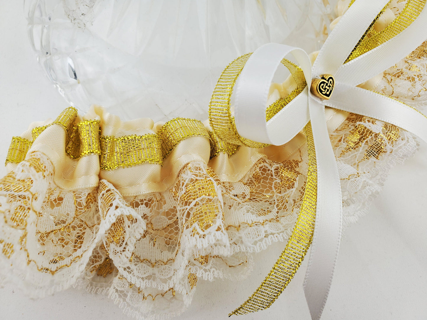 Elegant Celtic Wedding Garter Set - Gold or Silver with Celtic Knot Heart - Perfect Bridal Gift for Renaissance Wedding or Handfasting