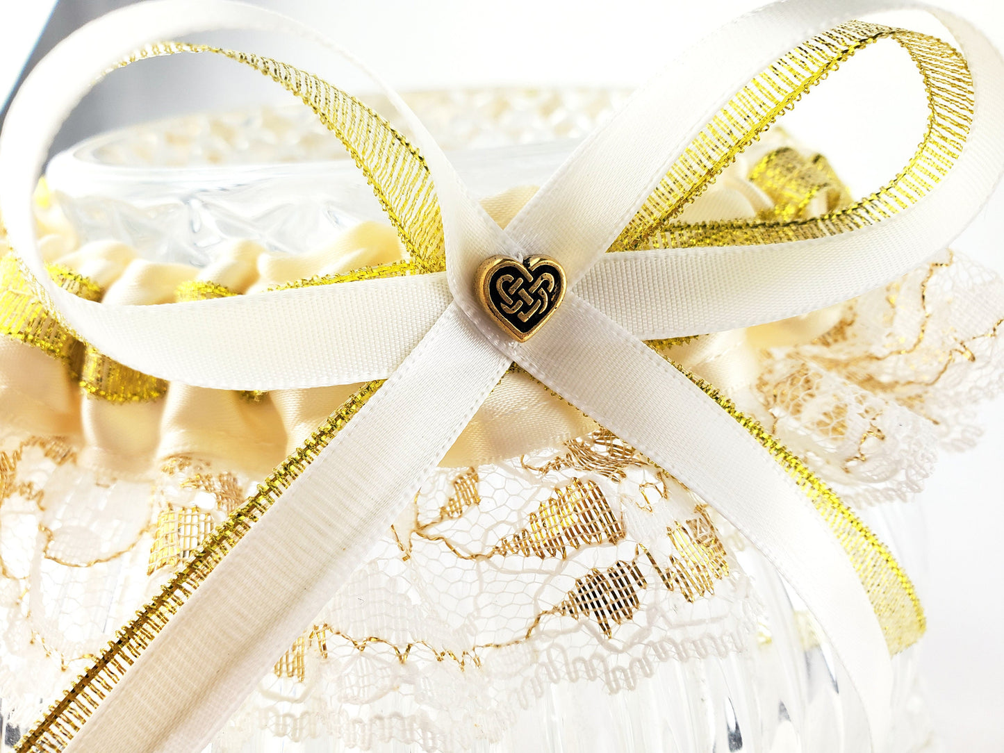 Elegant Celtic Wedding Garter Set - Gold or Silver with Celtic Knot Heart - Perfect Bridal Gift for Renaissance Wedding or Handfasting