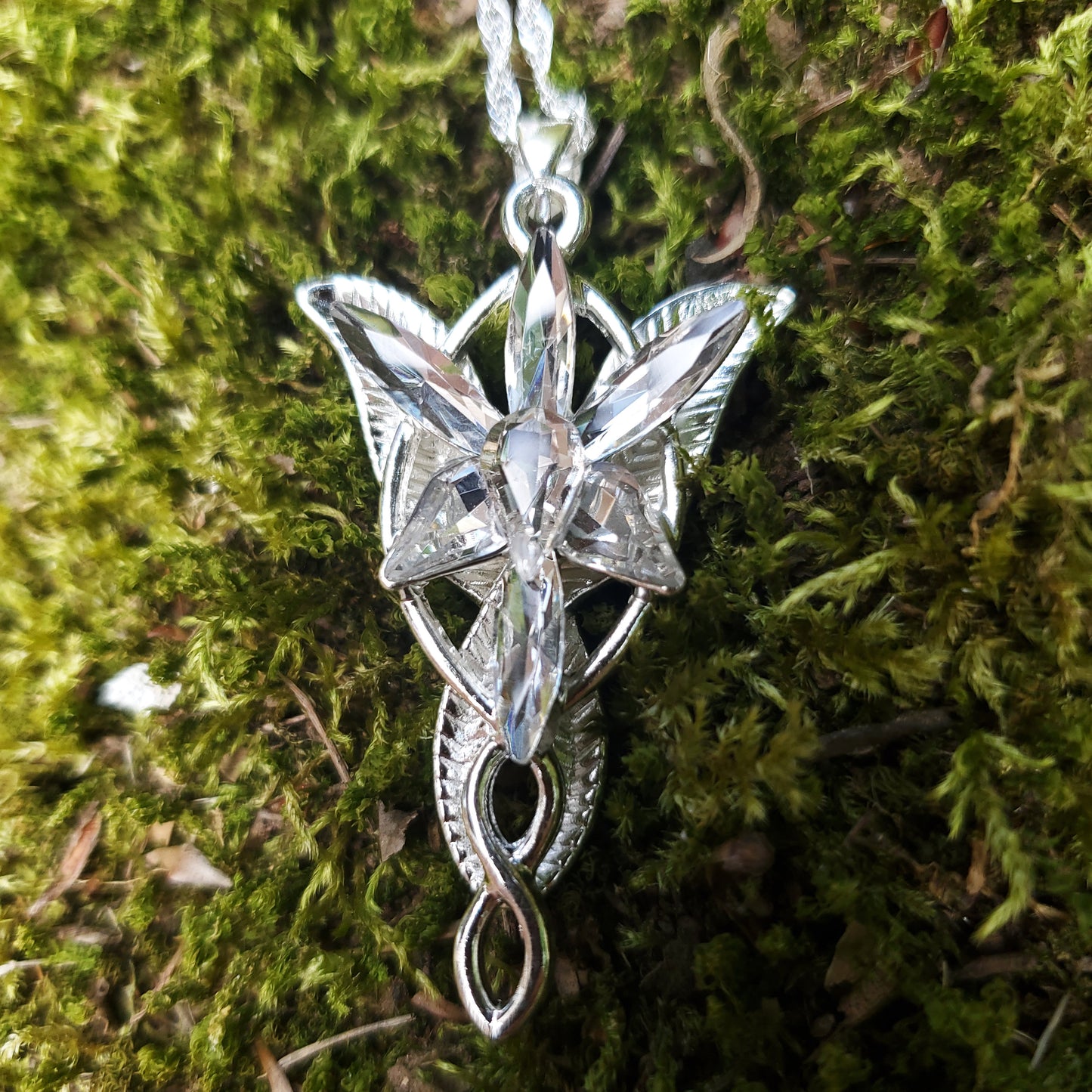 Elf Star Necklace: A Sparkling Symbol of Elven Grace and Love