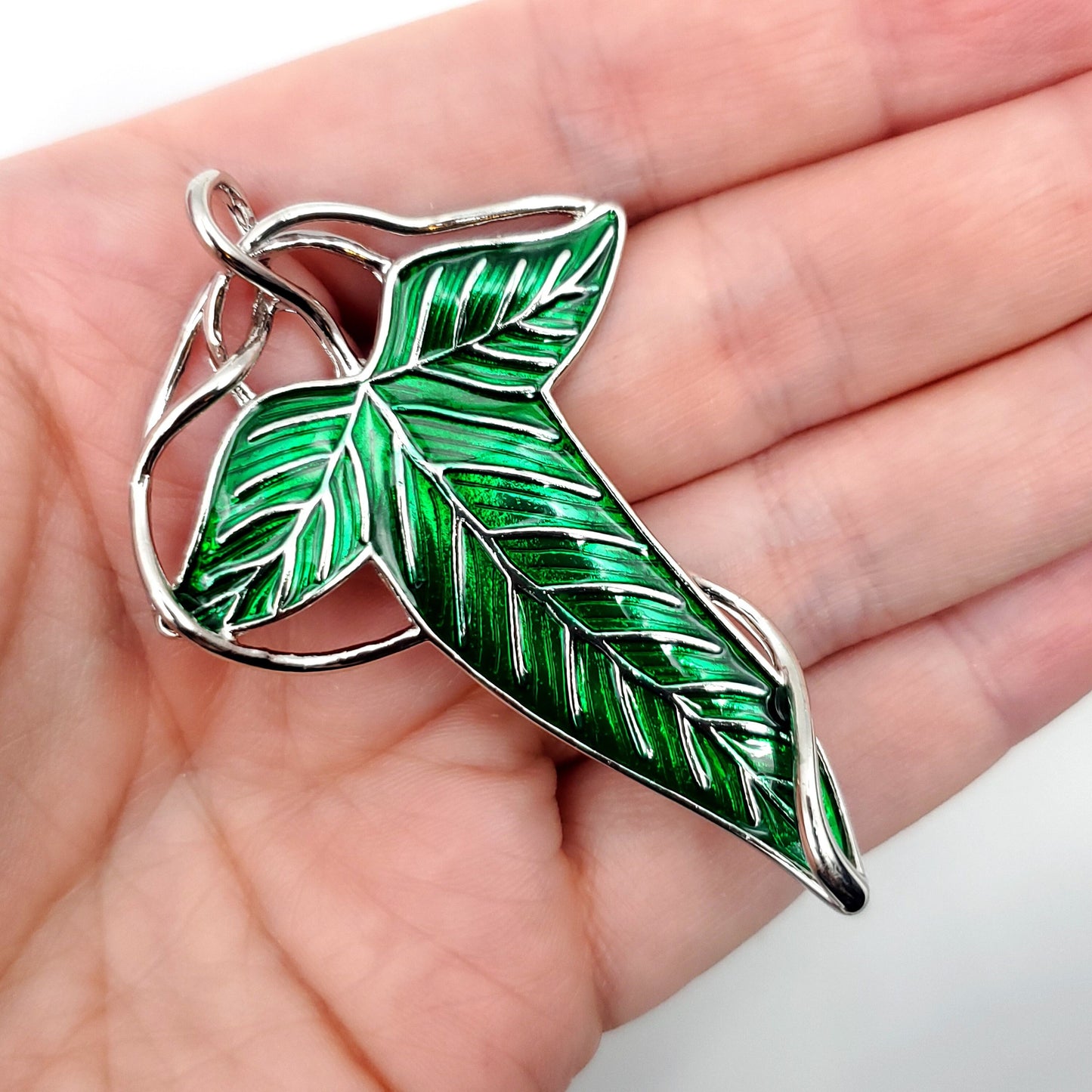 Ivy Leaf Pin / Brooch - Elf Pin - Leaf Cloak Pin- Perfect Wedding Favors and Acessories